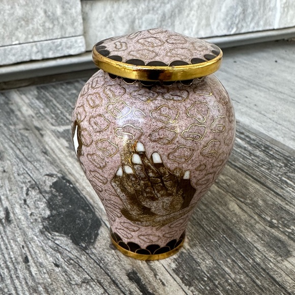 Vintage  Cloisonne  Asian Miniature  Praying Hands Design Jar Urn with lid - Picture 7 of 12
